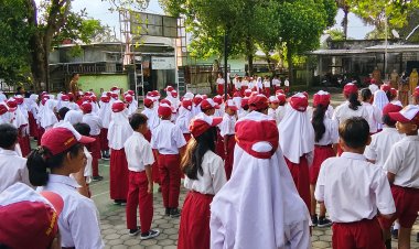 Upacara Bendera SDN Barepaok: Disiplin dan Tanggung Jawab untuk Kemajuan Bersama